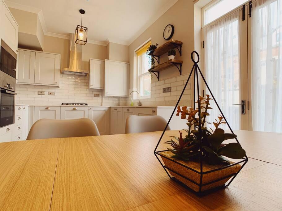 Tynemouth Seaside 3 Bed House Close To Beach/Bars/Restaurants - Parking Space Included Villa Exterior photo